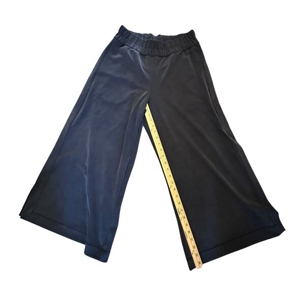 Lululemon Cupro Blend Ultra Wide-Leg Black Pants Size 8 QuietLuxury Athleisure - Picture 9 of 12